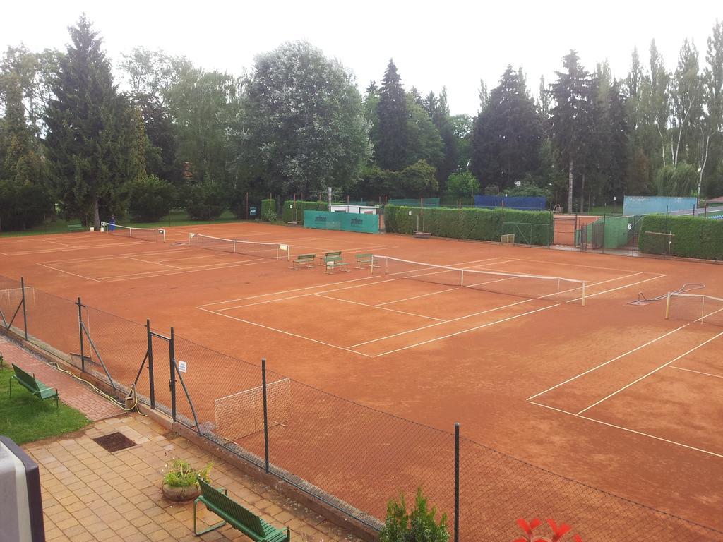 Penzion Tenis Podebrady Ngoại thất bức ảnh