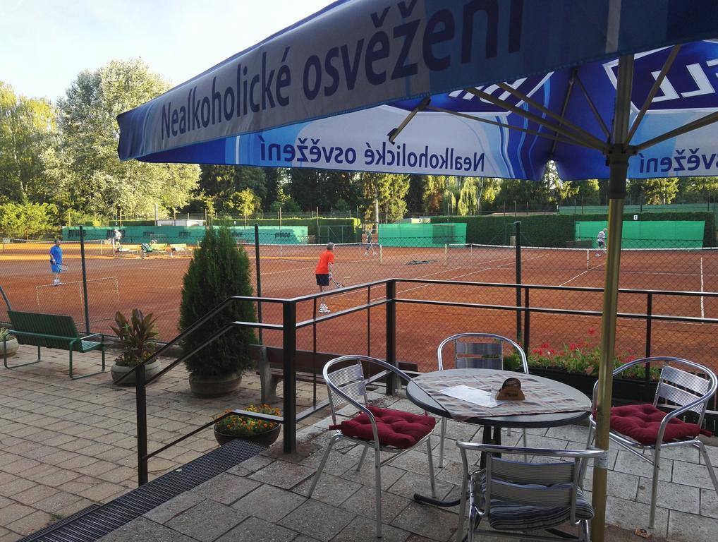Penzion Tenis Podebrady Ngoại thất bức ảnh