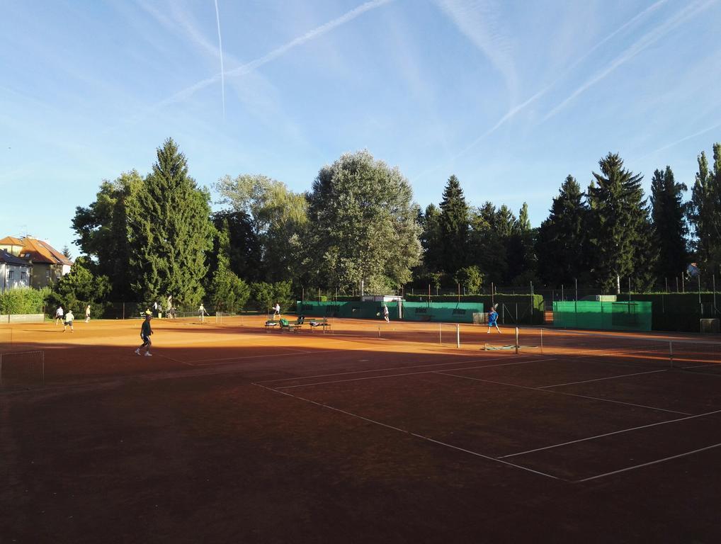 Penzion Tenis Podebrady Ngoại thất bức ảnh